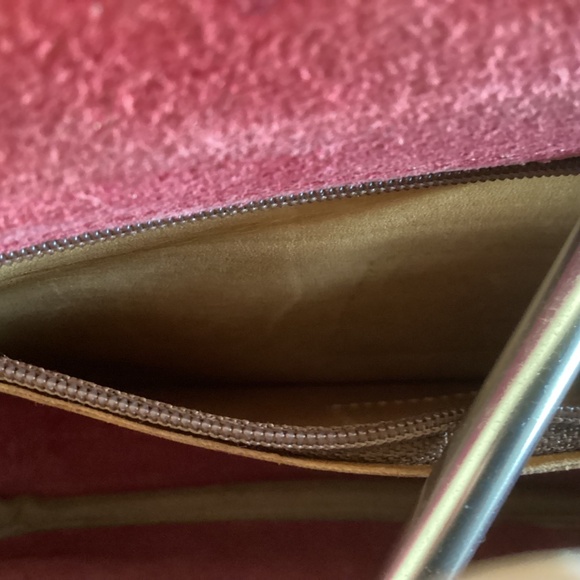 VINTAGE DOONEY & BOURKE DEEP BURGUNDY WITH BROWN  PEBBLED LEATHER SHOULDER BAG - Picture 7 of 14